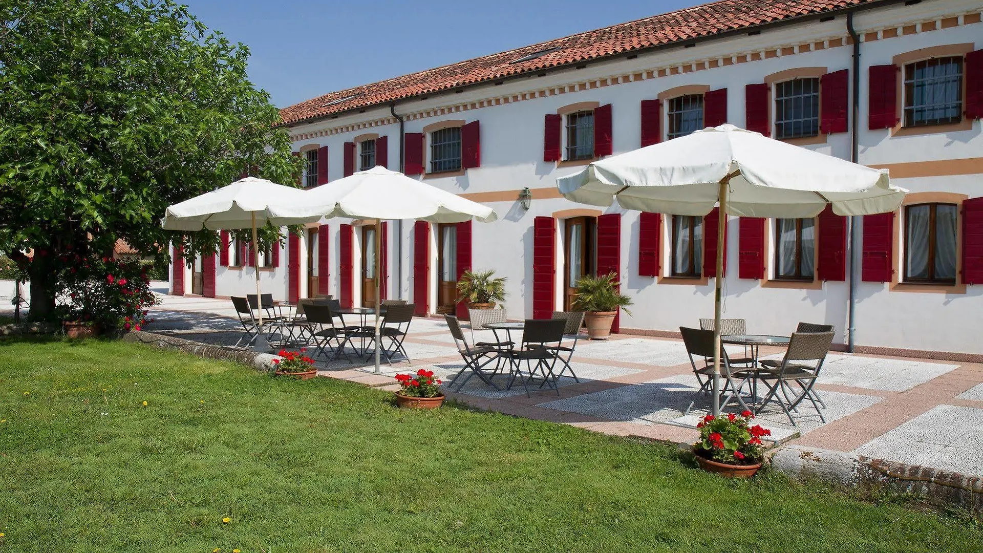 Ca' Tessera Venice Airport Lantgård